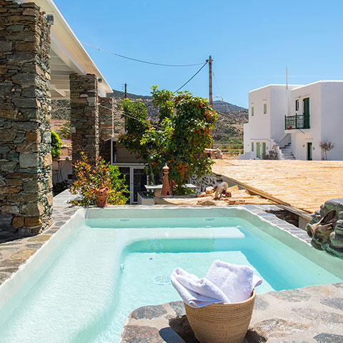 Sifnos - rooms with pool